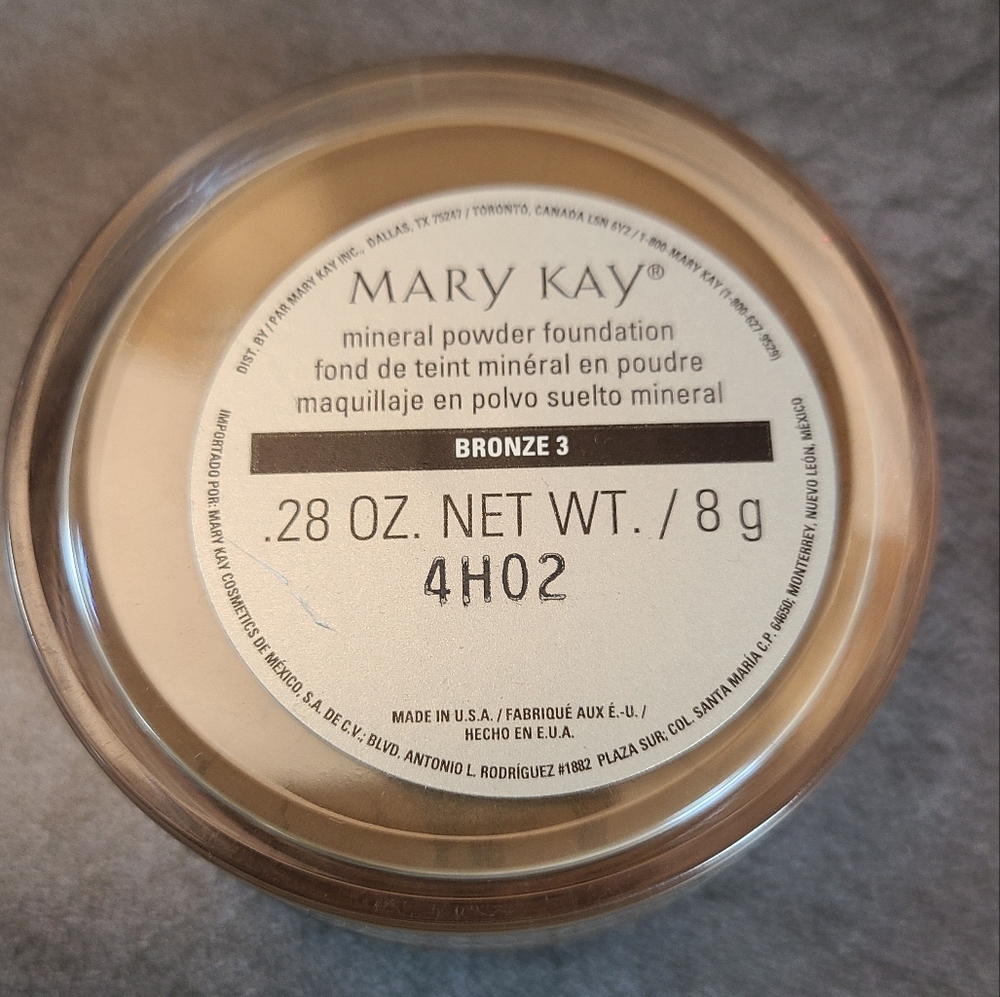Mary Kay Bronze 3 Mineral Powder Foundation 0.28oz Discontinued Open Box